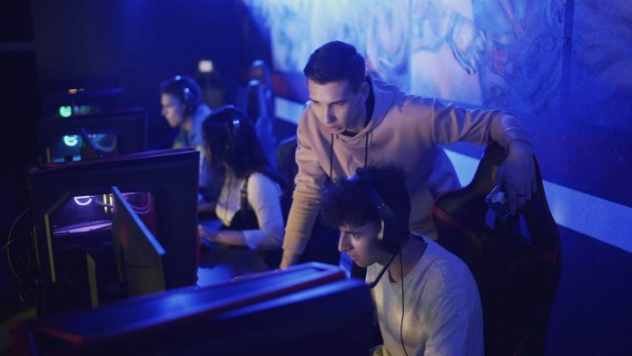How To Make Money As A Professional Gamer